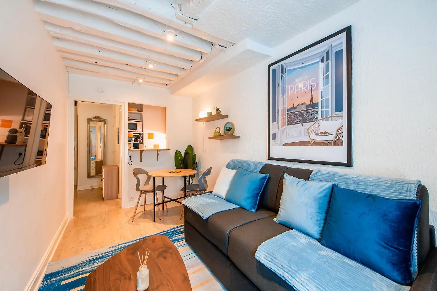Amazing Studio On The Most Prestigious Street Paris