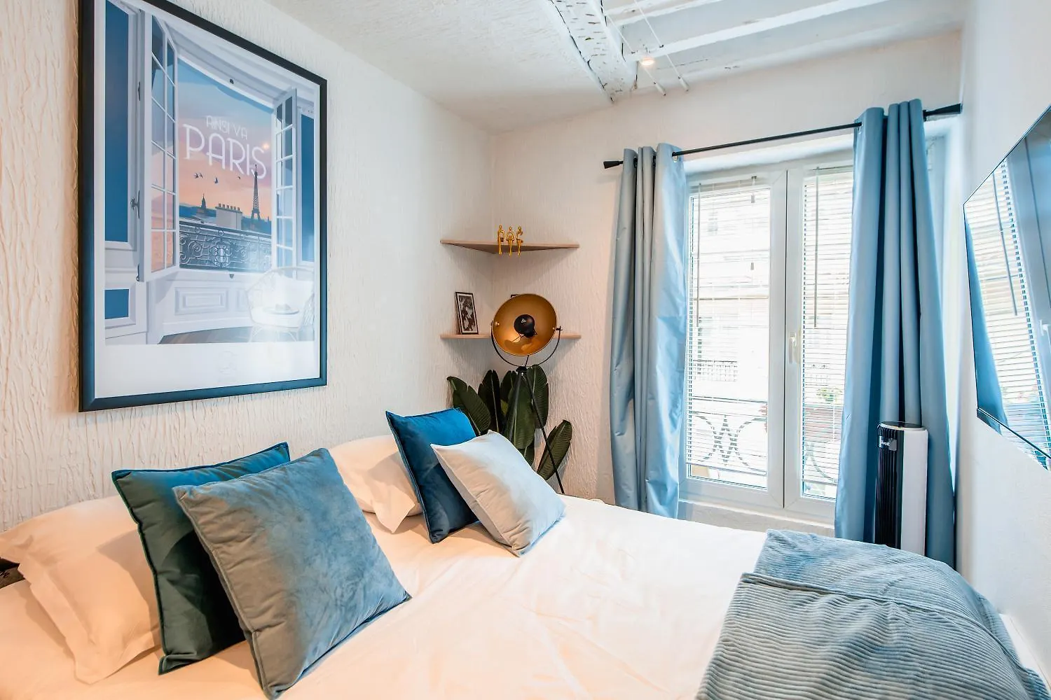 Amazing Studio On The Most Prestigious Street Paris