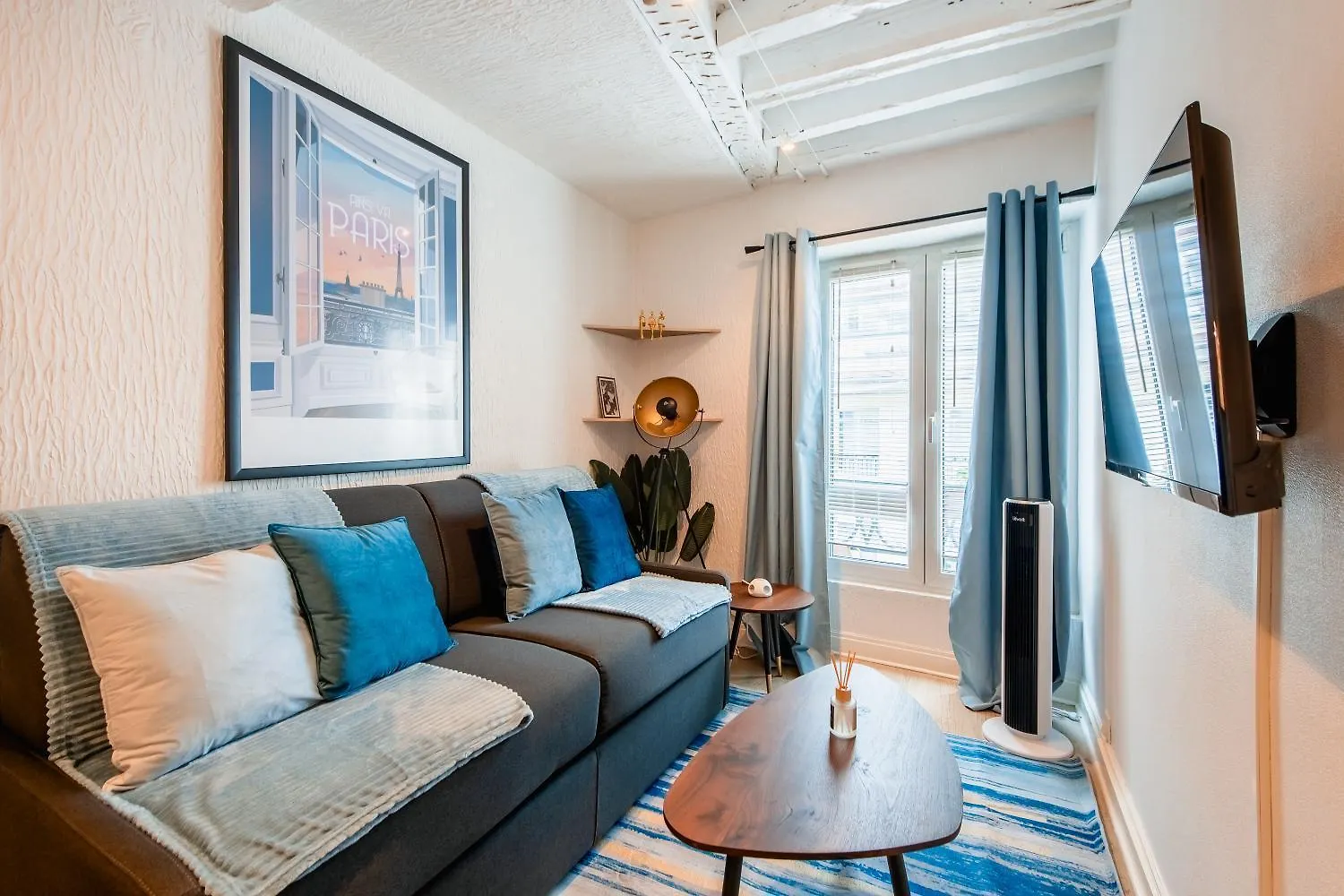 Amazing Studio On The Most Prestigious Street Paris