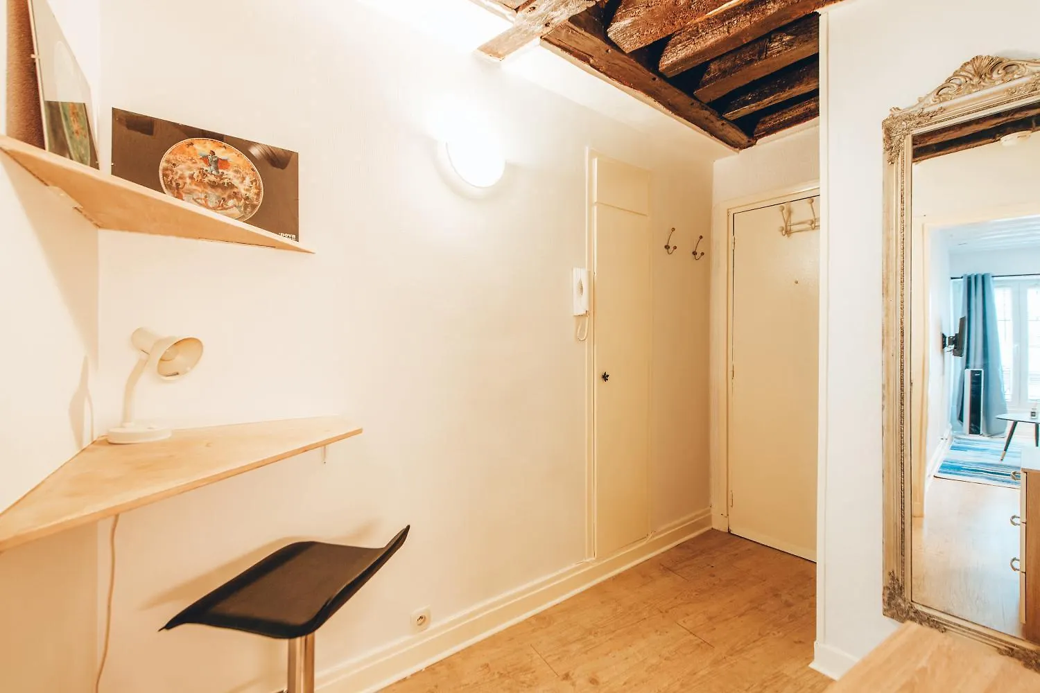 Amazing Studio On The Most Prestigious Street Paris