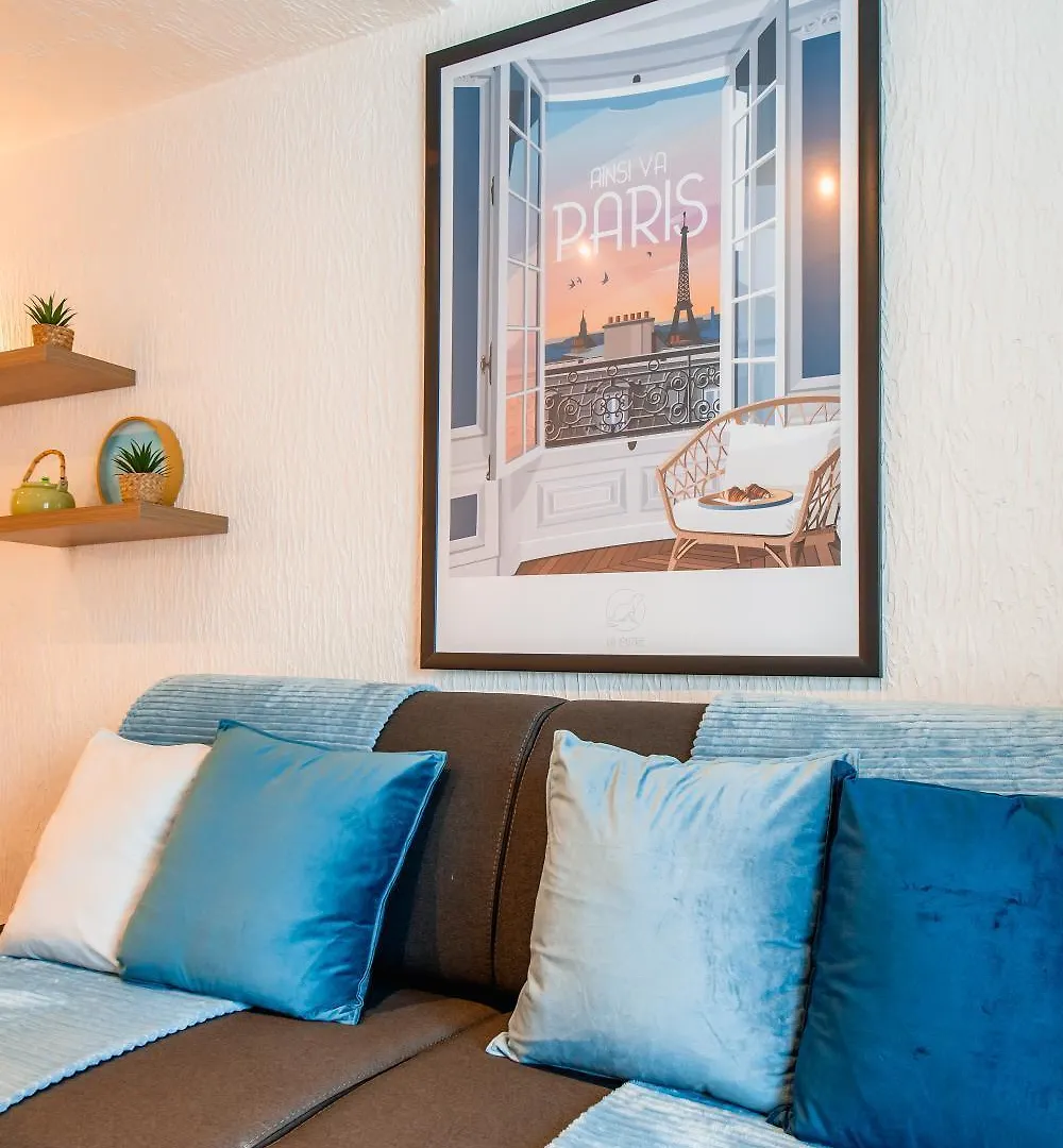 Amazing Studio On The Most Prestigious Street Paris Apartment